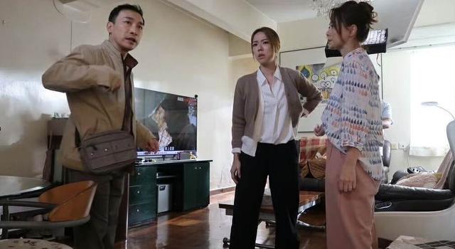 香港知名女星复出拍剧，状态冻龄依旧甜美，直播大方发红包宠粉