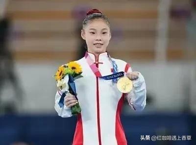前体操冠军吴柳芳变“性感主播”31岁,身材前凸后翘,丰臀大乳!