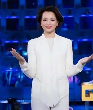 女主播著名(盘点中国十大最著名女主持人，周涛排名第二)