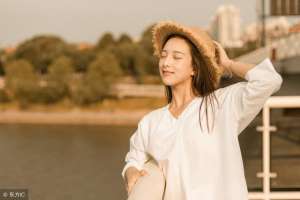 我修仙日常被女主播曝光了(小说：妹妹直播时意外暴露了哥哥的修仙日常，被平台说是怪力乱神)