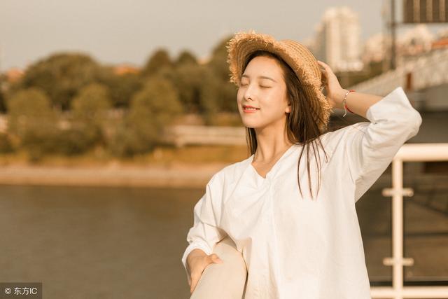 小说：妹妹直播时意外暴露了哥哥的修仙日常，被平台说是怪力乱神