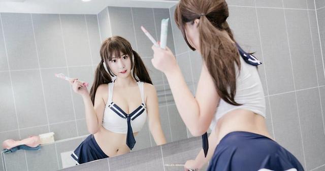 斗鱼女主播猫九酱Sakura学生装诱惑湿身福利套图