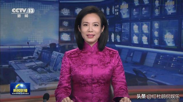 30位央视新闻主播的春节出镜服装,让人赏心悦目,谁搭配最好看?