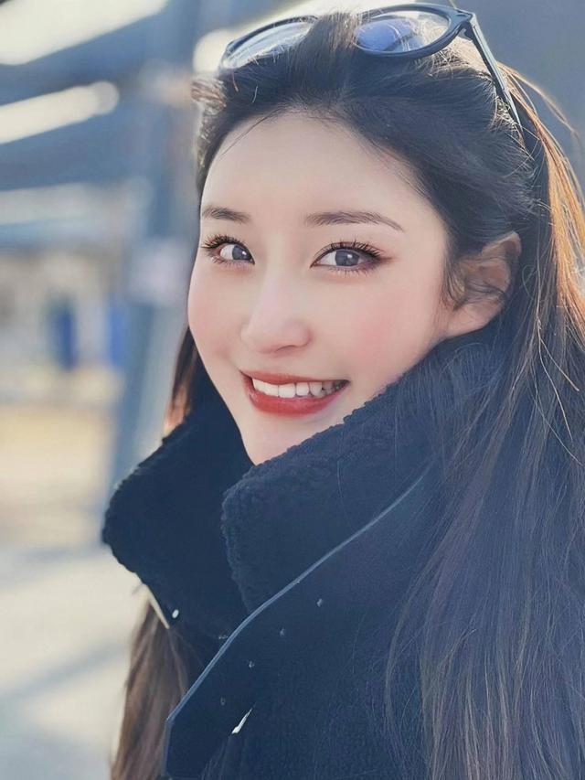 李梓萌,脱下主播装,生活中的她竟然有如此反差