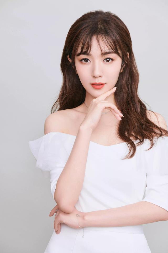 美女明星王晓晨高清写真美图,优雅迷人,性感大方