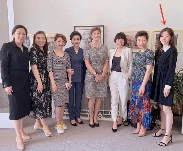 奶茶妹妹身价近600亿?李佳琦卖上千颗钻石