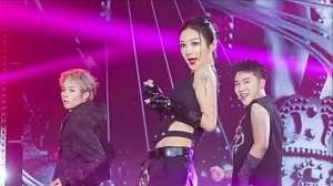 火辣女主播跳舞(薇娅“消失”2年后再现年会热舞惊艳全场，又盯上了更赚钱赛道)