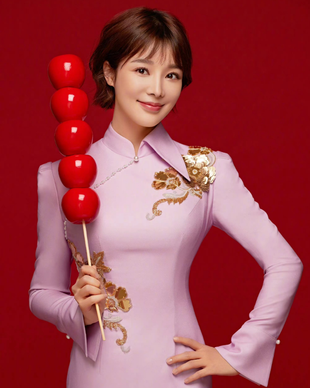 央视美女主播胡蝶:父亲人生梦想引路人她闪婚著名导演真的幸福吗