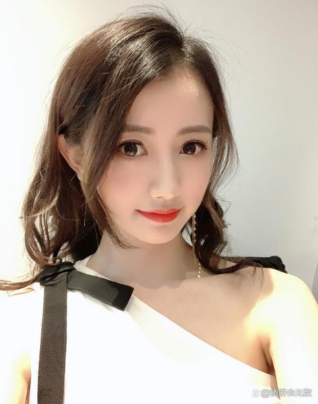 盘点王者荣耀KPL美女解说!个个肤白貌美大长腿!抓紧收藏!