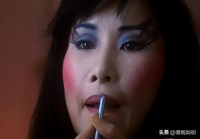 香港艳星李华月：35部生猛大尺度，惹争议落幕？