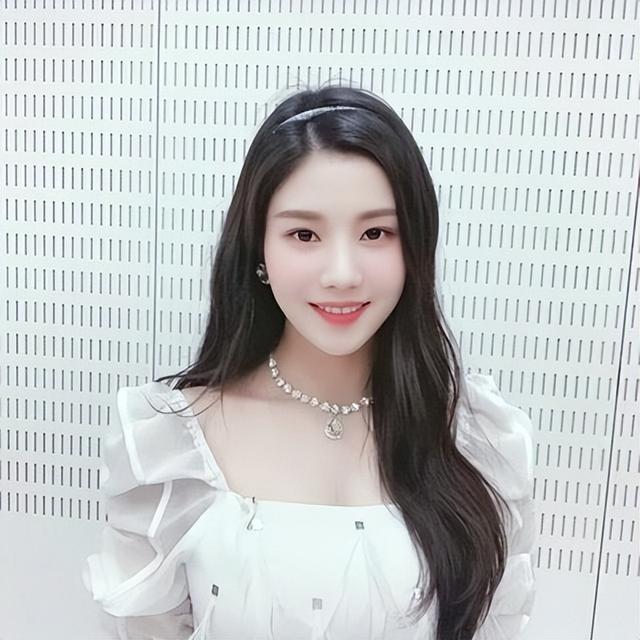 南韩尤物权恩妃火辣热舞!极品身材凹凸有致,美到令人窒息。