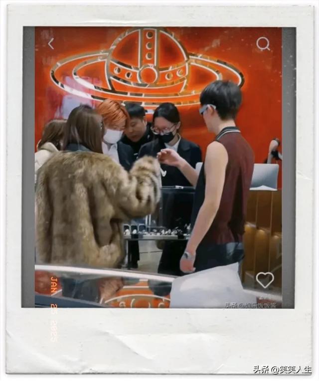 李明德三里屯牵手神秘女子,疑似恋情曝光:这是要逆袭的节奏?