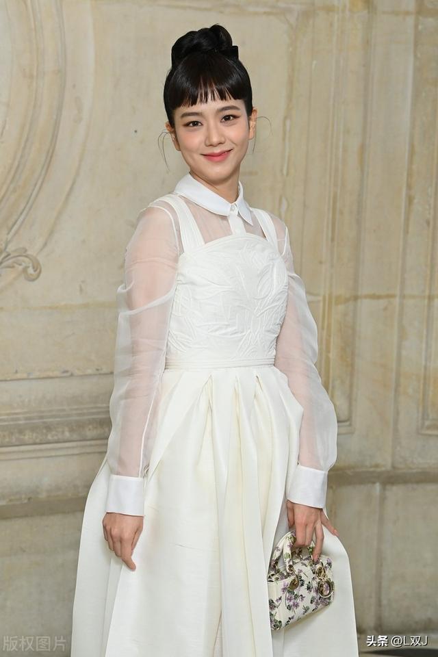 金智秀(Jisoo),韩国女歌手、演员、主持人,女子BLACKPINK成员