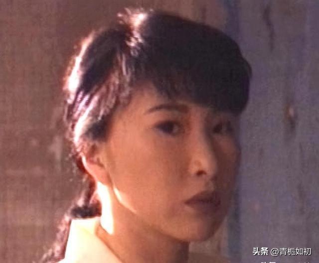 香港艳星李华月：35部生猛大尺度，惹争议落幕？