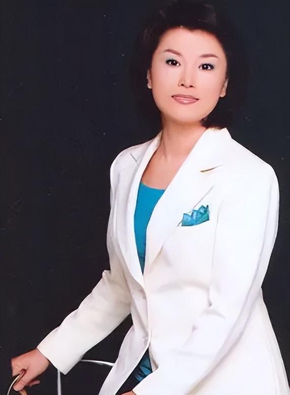工人出身的女主播和佳:一路奋斗到央视,风光背后有心酸