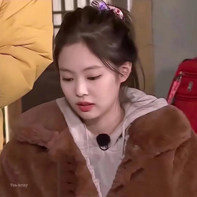 BLACK PINK成员Jennie奶里奶气可爱头像