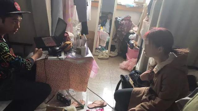 90后女主播直播大尺度表演!还在群里发这些!杭州警方出手了!