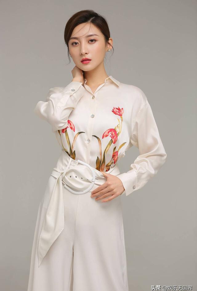 山东电视台20位美女主持人照片大全,个个端庄大气,深受观众喜爱