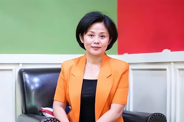 央视女主持自曝患癌经历:手术6小时,化疗八个月,生不如死