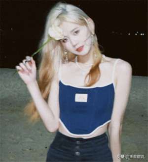 美女主播输了就要脱完(面对漂亮女主播六尾太坦诚，主动女装还放水，早已“芳心暗许”？)