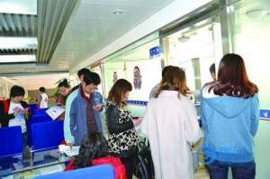 熊猫女主播周媛媛(35位熊猫侠昨接力献救命血 两天捐献量够孩子换5遍血)