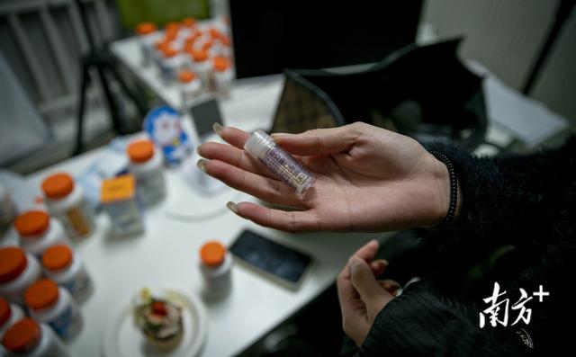 百万粉丝女主播的“双十一”之夜:凌晨3点下播后,她睡在了直播间