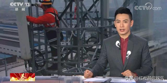30位央视新闻主播的春节出镜服装,让人赏心悦目,谁搭配最好看?