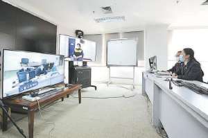 磕巴东和女主播飙车(全网寻车，讨说法不成反落网)