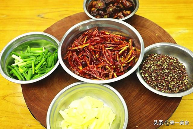 河南“另类”美食排行!黄鳝倒数,毛蛋排第1,全吃过绝对河南人