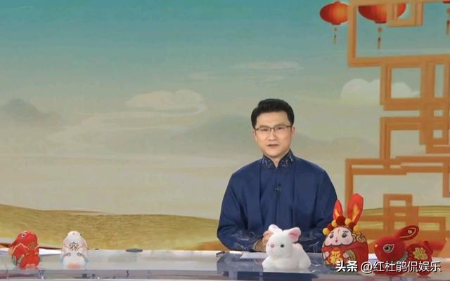 30位央视新闻主播的春节出镜服装,让人赏心悦目,谁搭配最好看?