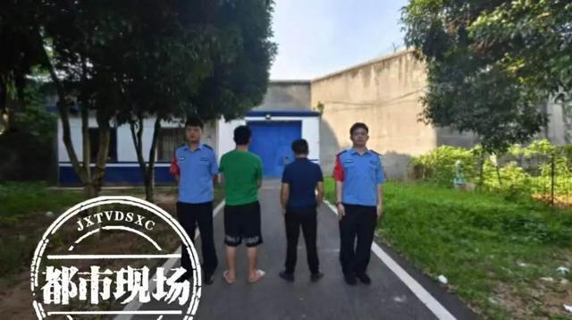 牛粪抹脸、活吞牛蛙，9名主播被行拘！