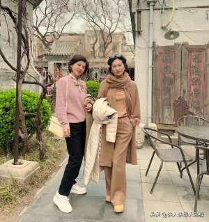 女主播两个小孩(这个家庭不简单，一家出了两个著名女主播)