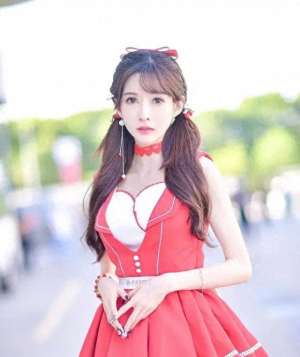 斗鱼女主播阿姨(刷93万只牵手？知名女主播自曝榜一破产，婉拒土豪：只会骗你钱)