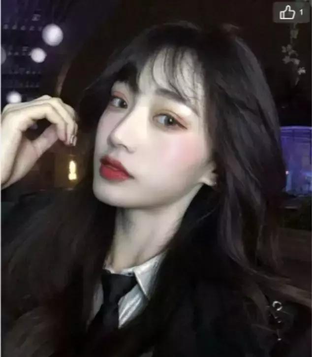 连上4天热搜的斗鱼女主播“乔碧萝”,究竟有多荒唐多魔幻?