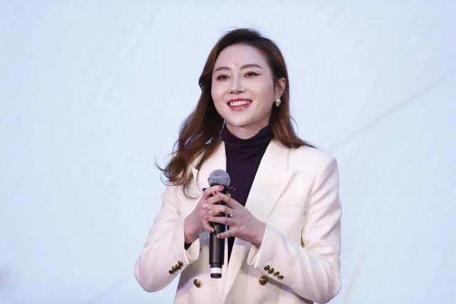 快手上市,这位广州女主播凭什么去敲锣?