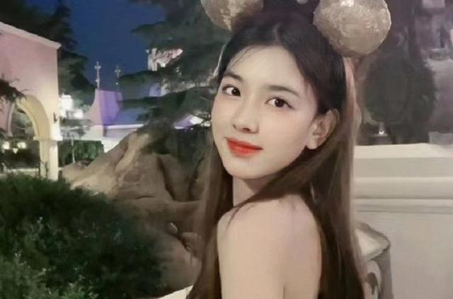 “初代网红”薇薇安:被打赏9000万后,与富二代闪婚,如今怎样了