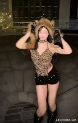 爆乳 女主播(前体操冠军吴柳芳变“性感主播”31岁，身材前凸后翘，丰臀大乳)