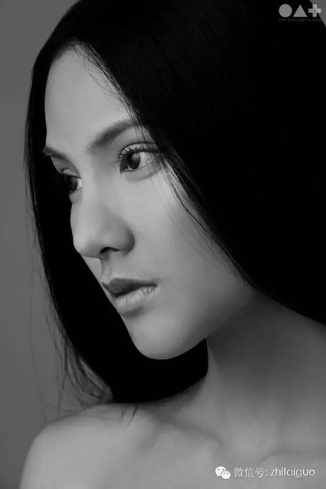 “秀气”还是“英气”？2016蒂芙尼变性美女素颜大比拼！