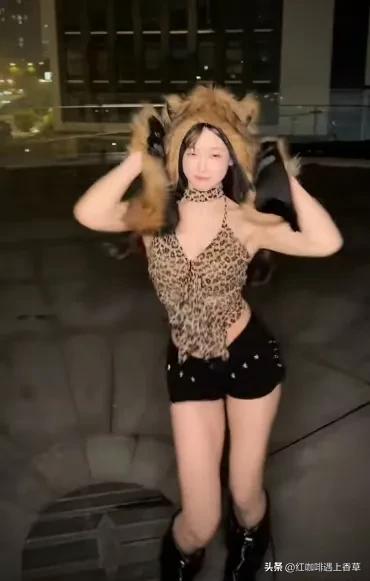 前体操冠军吴柳芳变“性感主播”31岁,身材前凸后翘,丰臀大乳!