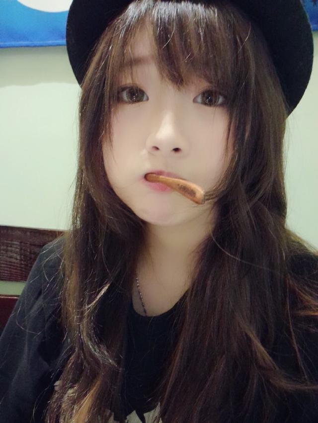 cosplay的美少女加上可爱又萌萌的小虎牙