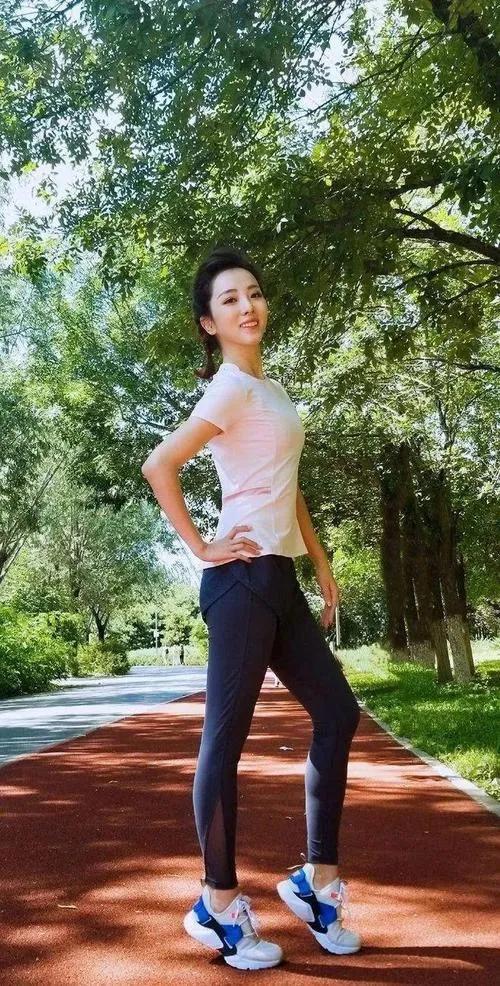 李梓萌,脱下主播装,生活中的她竟然有如此反差