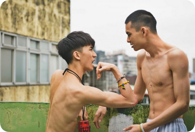 叫鸡不成反弃尸！这部台版《美国派》把青春拍成荒诞犯罪片