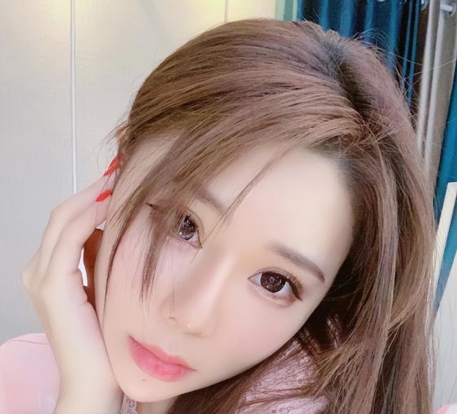 直播说漏嘴?一女主播说出两条后路,网友:居然还能这样?