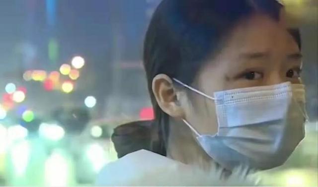 24岁女主播主动追求45岁榜一大哥,怀孕后却被回应:我不认识她