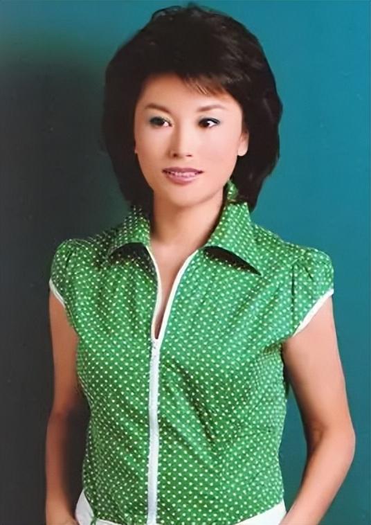 工人出身的女主播和佳:一路奋斗到央视,风光背后有心酸
