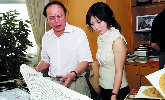 广东“美女主持”李泳：做贪官情妇被判3年，出狱后整容改过自新