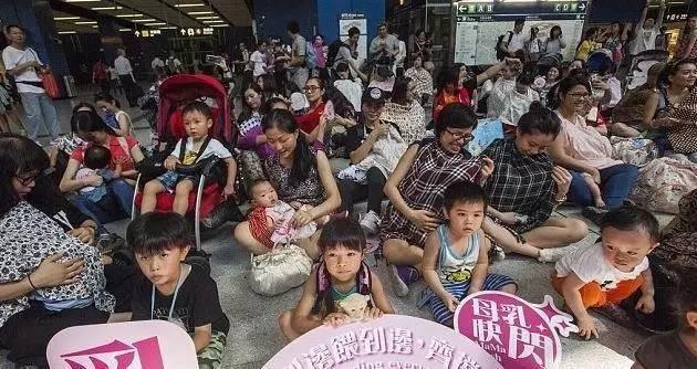 母亲节“母乳快闪”引争议：公开哺乳，你看到的是圣洁还是污秽？