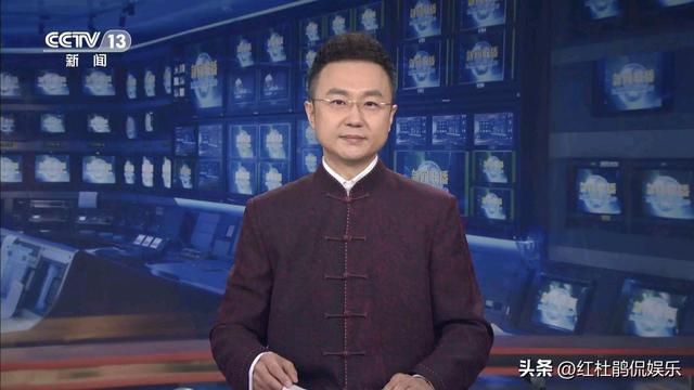 30位央视新闻主播的春节出镜服装,让人赏心悦目,谁搭配最好看?