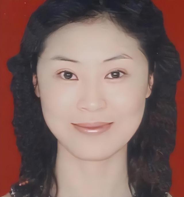 广东“美女主持”李泳：做贪官情妇被判3年，出狱后整容改过自新