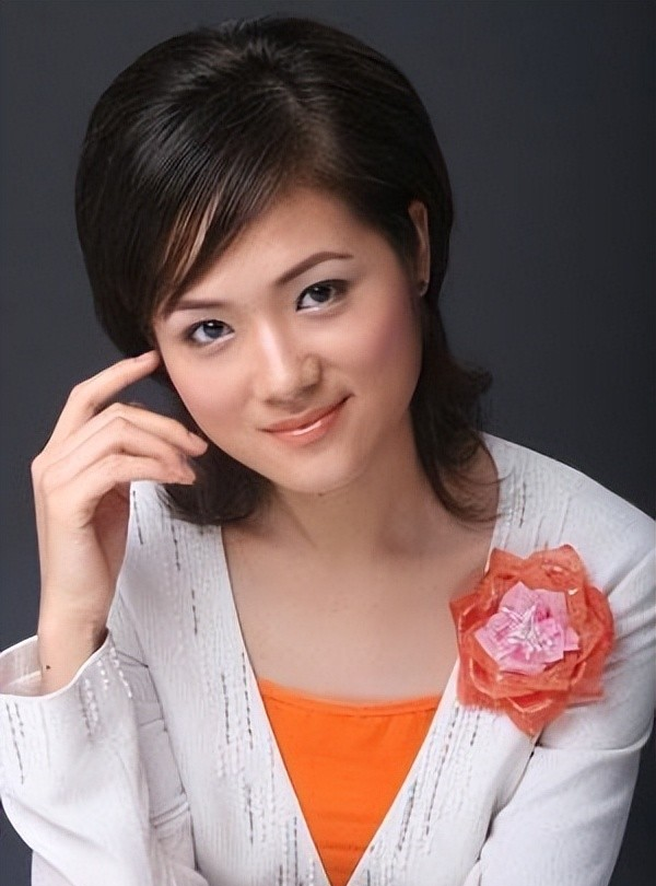 央视中文国际频道十大新闻美女主播,谁实力最强?